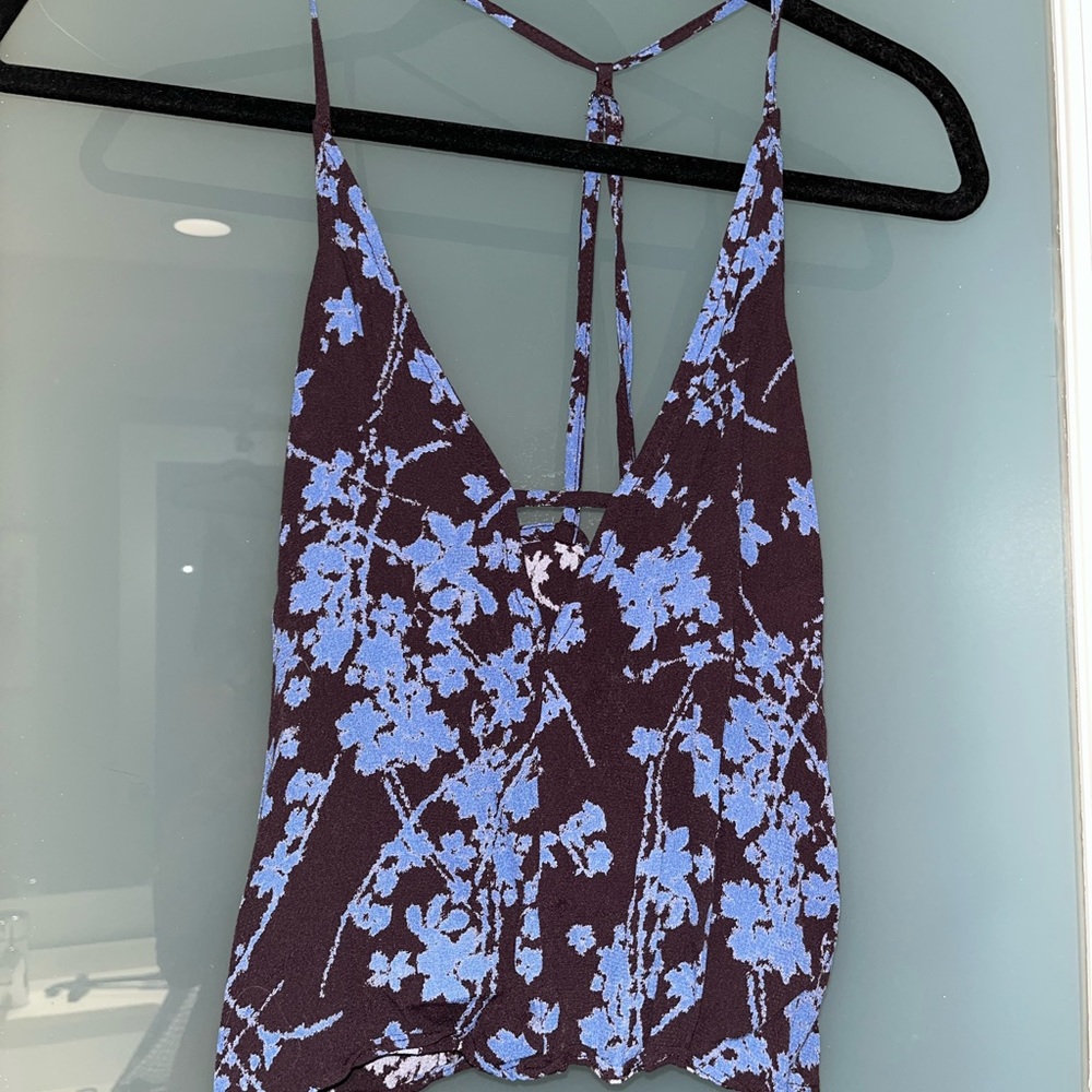Lightweight urban outfitters crop top